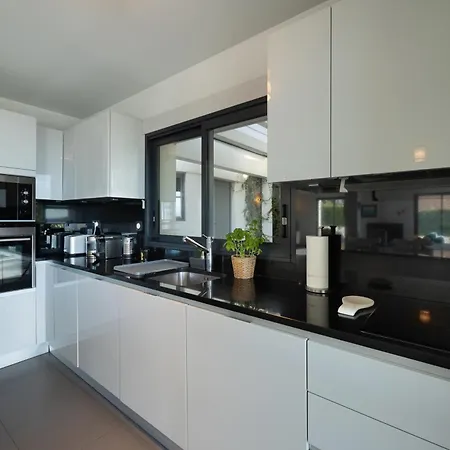 Villa Sunnydaze, 4 Bed V/f Pool