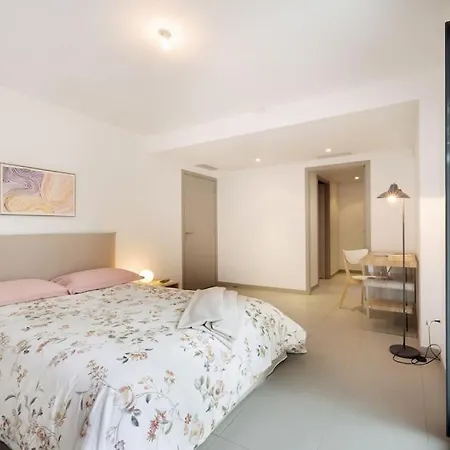 Sunnydaze, 4 Bed V/f Pool Villa
