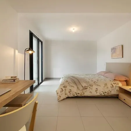 Sunnydaze, 4 Bed V/f Pool Villa *